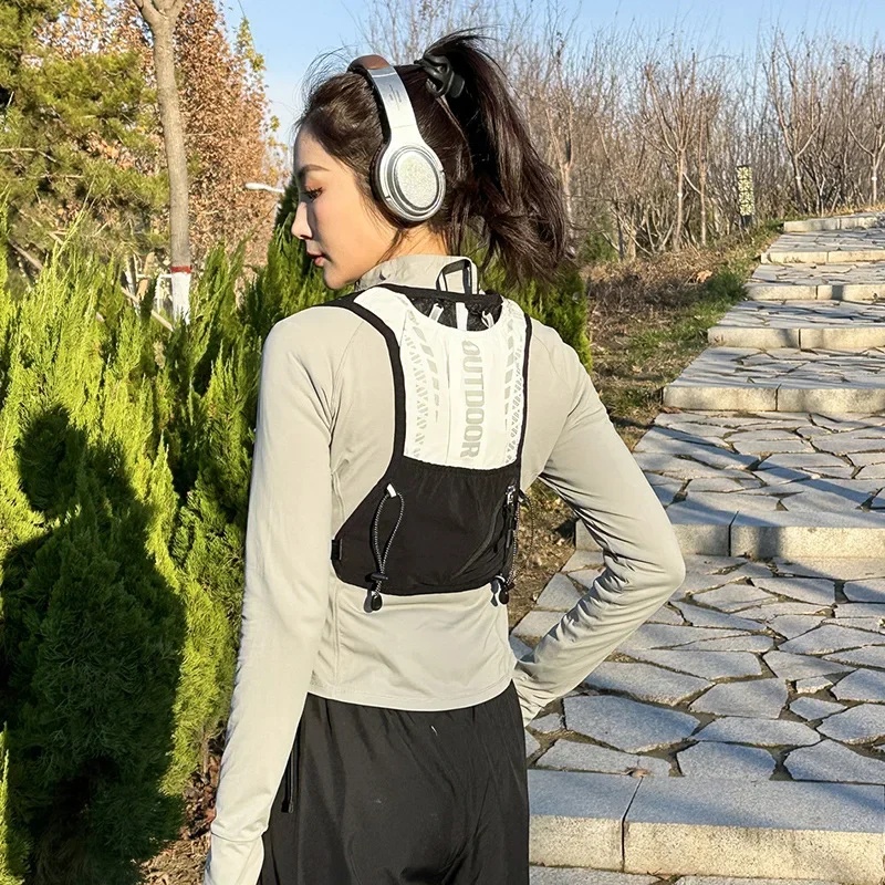 حقيبة ظهر للجري مع نظام ترطيب، - مراجعة Mountain Biking Rucksack وسعره