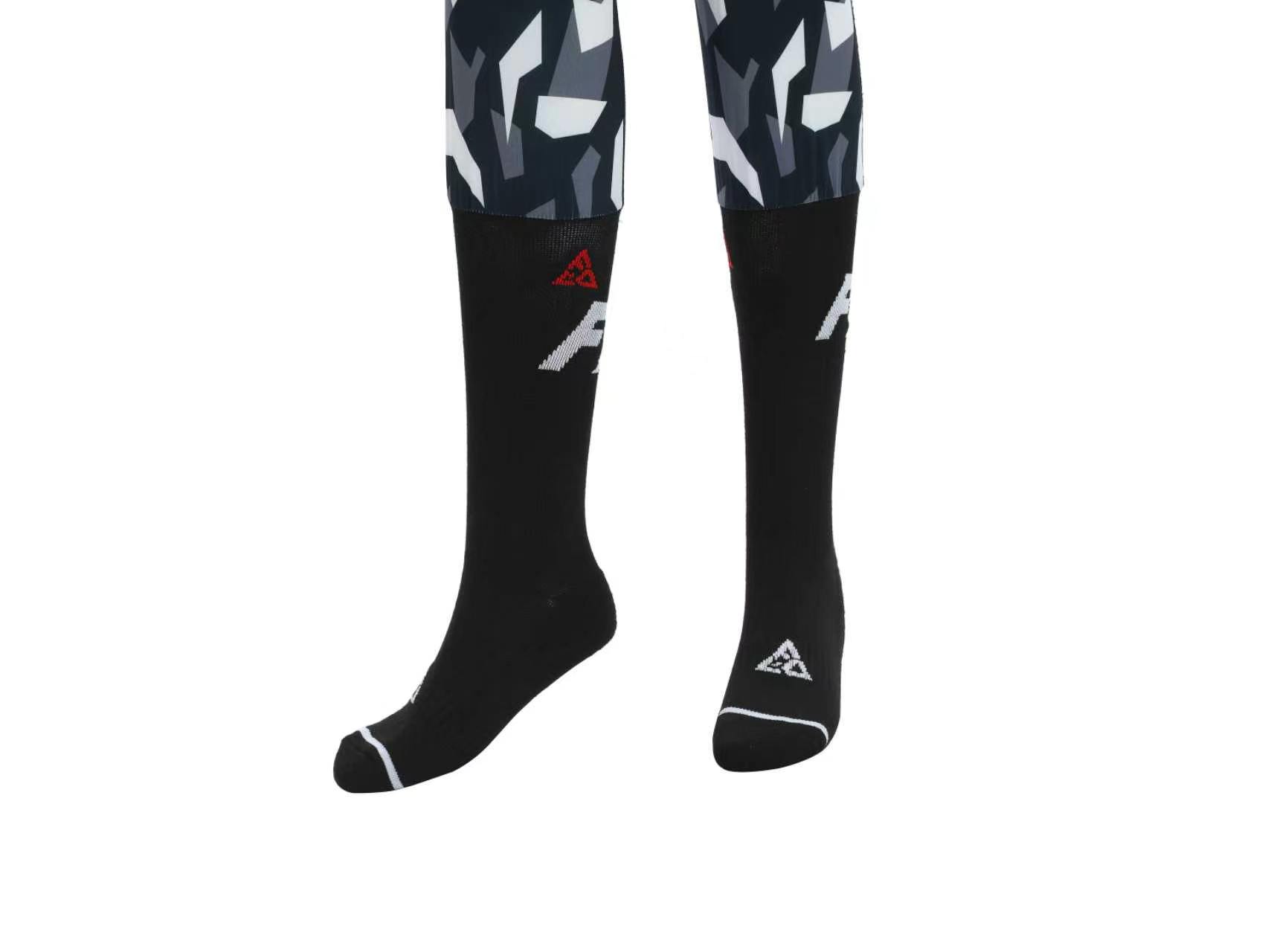 جوارب ركوب الدراجات النارية لل - مراجعة Mountain Biking Pants وسعره